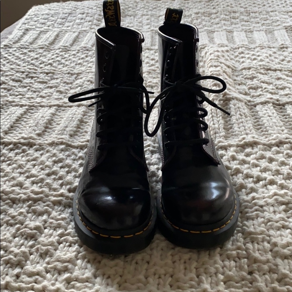 1460 Arcadia Leather Lace Up Dr. Martens. Cherry.